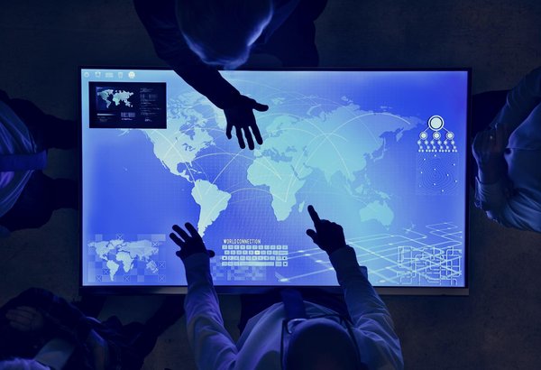 Quelle est l'importance du marketing interculturel pour les entreprises globales de cosmétique ?