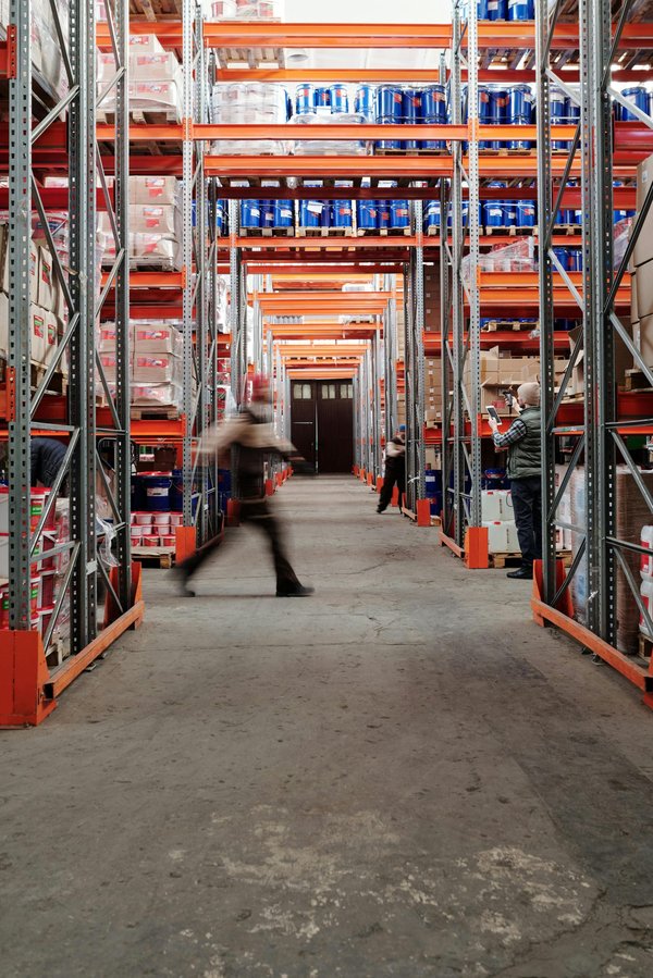 Racks d'occasion : économisez avec des solutions réutilisées fiables